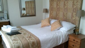 Habitación básica, varias camas, para no fumadores