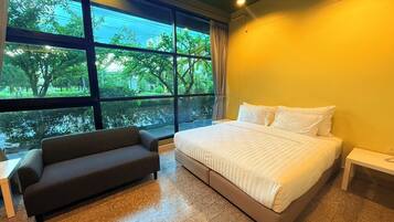 Deluxe Double Room | Minibar, desk, blackout drapes, soundproofing