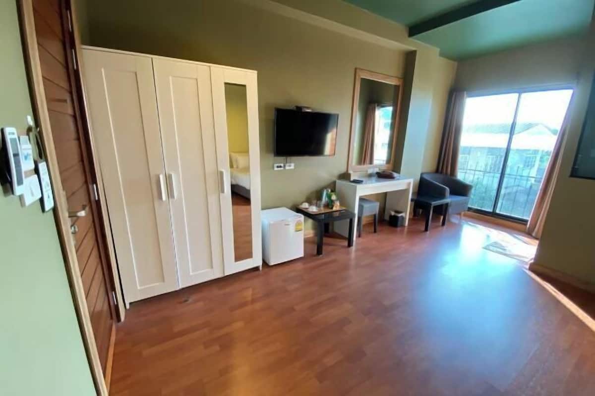 Minibar, desk, blackout curtains, soundproofing