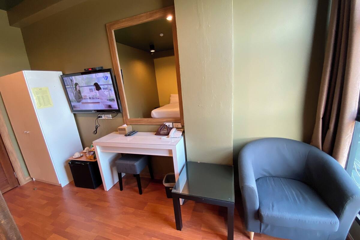 superior double room | 1 bedroom, minibar, desk, blackout curtains