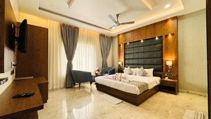 Suite – president