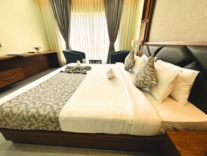 Super Deluxe | 1 bedroom, blackout drapes, iron/ironing board, free WiFi