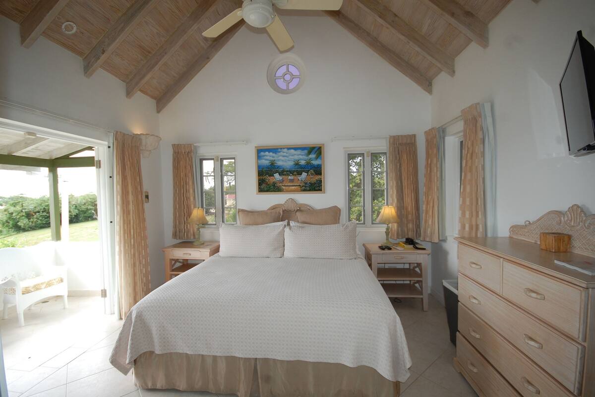 1 bedroom, Egyptian cotton sheets, premium bedding, minibar