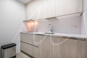 Frigorifero, microonde, forno, lavastoviglie