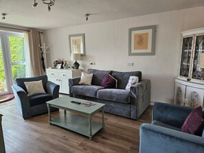 Smart TV, books - Rosehip Cottage : a west country rural retreat (Somerton)