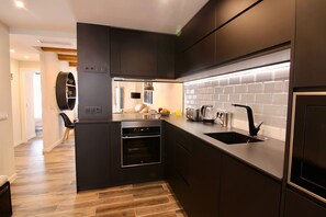 Fridge, microwave, oven, dishwasher