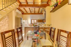Dining - Cas Xeremier for four people (Alcúdia)