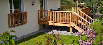 Cozy cottage with large garden, balcony, veranda