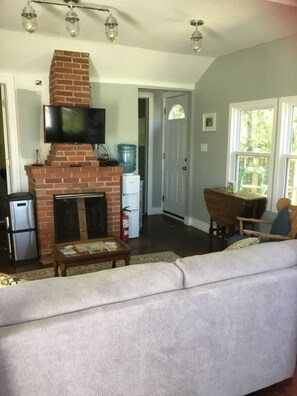 TV, DVD player