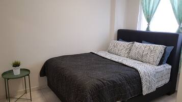 3 bedrooms, iron/ironing board