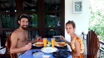 Free local cuisine breakfast