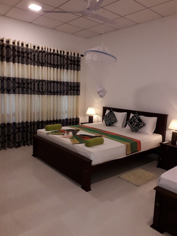 Familienzimmer, Mehrere Betten, Nichtraucher | Blick auf den Garten