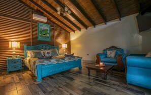 3 bedrooms, in-room safe, desk, iron/ironing board