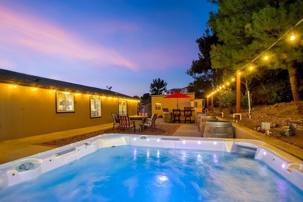 Terrace/patio - Bella Vista Villa Getaway Private Vineyard With Spa. Relax with Family & friends (Temecula)