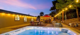 Bella Vista Villa Getaway Private Vineyard With Spa. Relax with Family & friends