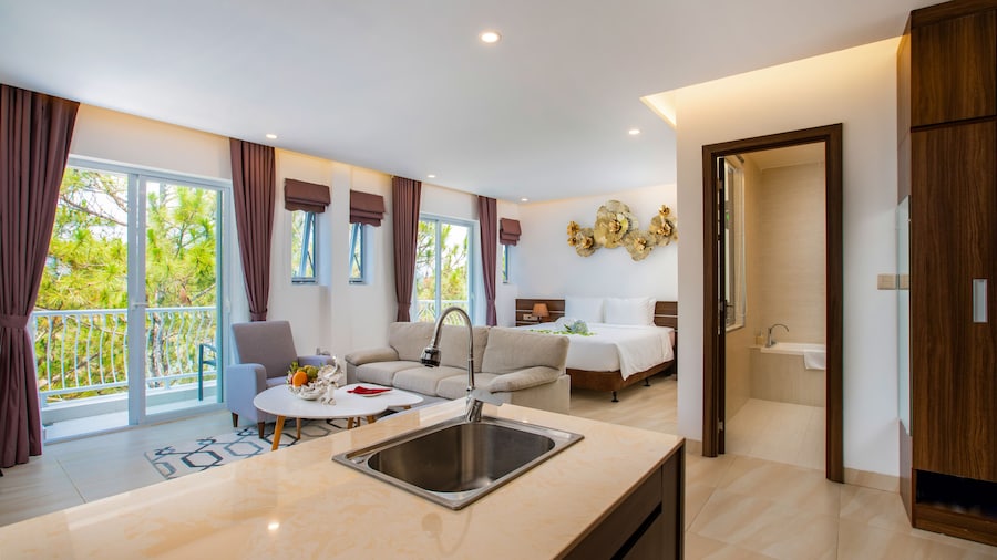 CEREJA Hotel & Resort Da Lat