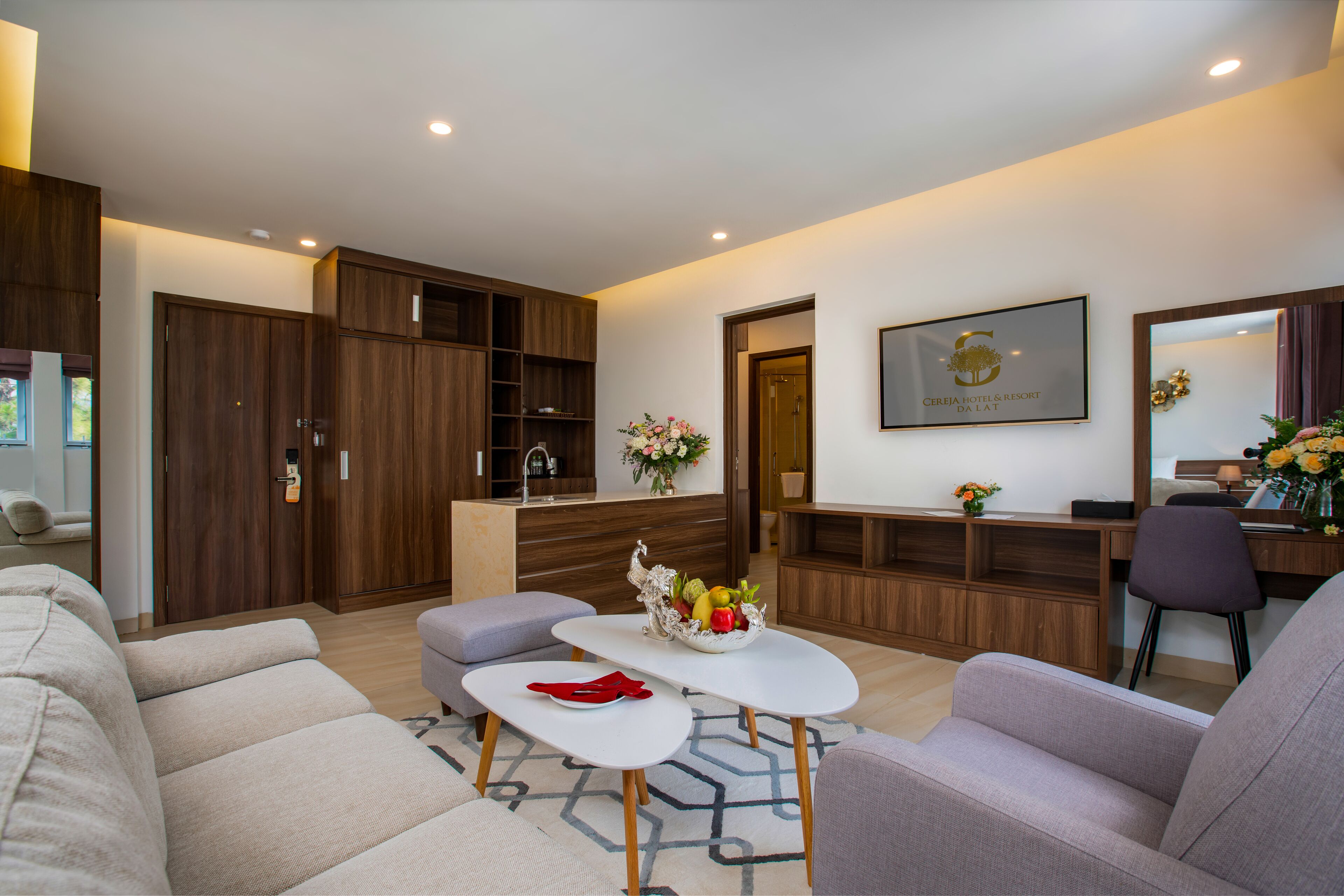 family suite | 1 bedroom, premium bedding, pillow-top beds, minibar