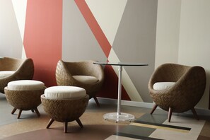 Área de estar no saguão