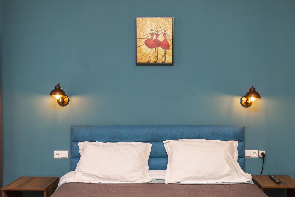 Premium Double Room, 1 King Bed with Sofa bed, Non Smoking | 1 bedroom, premium bedding, minibar, iron/ironing board