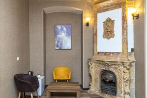1 bedroom, premium bedding, minibar, iron/ironing board - H'otello (Tbilisi)
