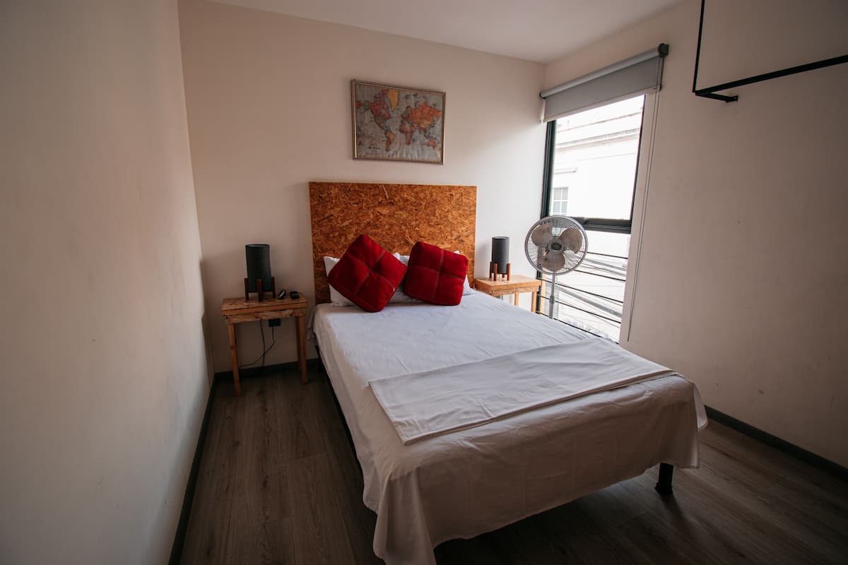 4 bedrooms, free WiFi, bed sheets