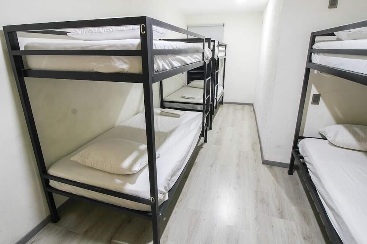 4 bedrooms, free WiFi, bed sheets