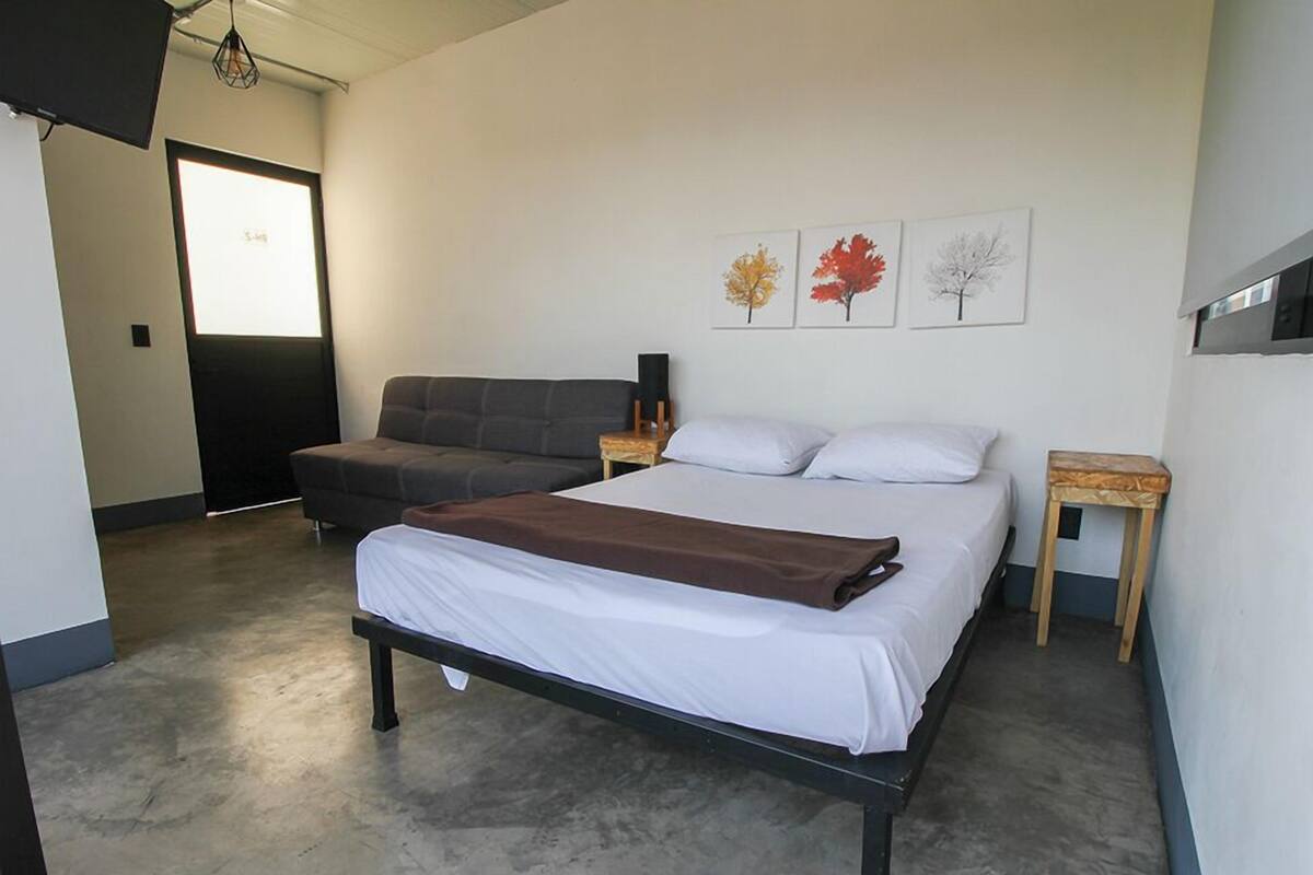 4 bedrooms, free WiFi, bed sheets