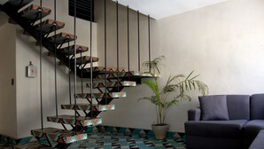 Lobby sitting area - Hostal Hidalgo - Hostel (Guadalajara)
