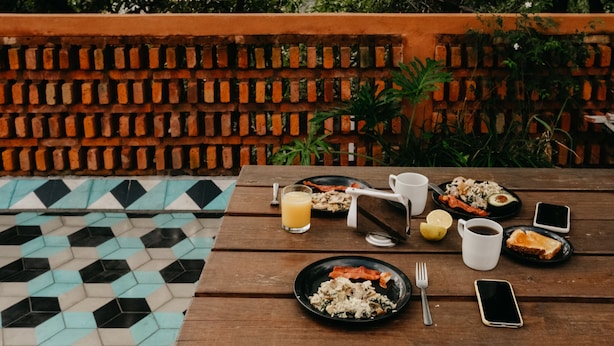 BBQ/picnic area - Hostal Hidalgo - Hostel (Guadalajara)