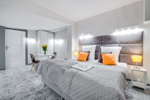 Coffee/tea maker, electric kettle - SAVOY Mariacka Apartments (Katowice)