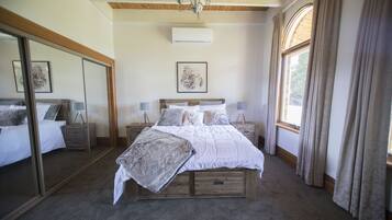 5 Schlafzimmer, BĂŒgeleisen/BĂŒgelbrett, kostenloses WLAN, BettwĂ€sche