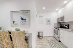 Fridge, microwave, stovetop, coffee/tea maker - Lovely 1BR w/ Parking Space & Walk to the Beach #7 (Hollywood)