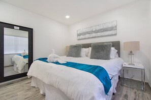 1 bedroom, iron/ironing board, WiFi, bed sheets - Lovely 1BR w/ Parking Space & Walk to the Beach #7 (Hollywood)