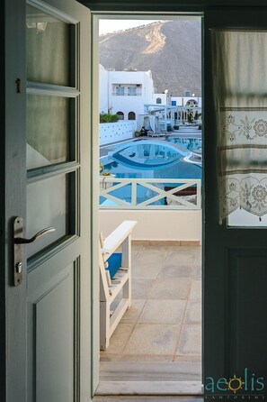 In-room safe, iron/ironing board, free cribs/infant beds, free WiFi - Aeolis Santorini (Santorini)