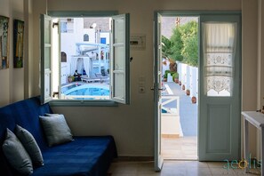 In-room safe, iron/ironing board, free cribs/infant beds, free WiFi - Aeolis Santorini (Santorini)