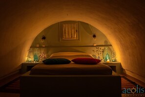 Een kluis op de kamer, een strijkplank/strijkijzer, gratis babybedden