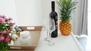 Exclusive Studio Suite | Premium bedding, minibar, WiFi (free), bed sheets
