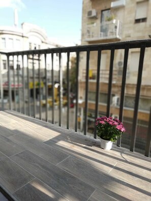 Premium bedding, minibar, free WiFi, bed sheets - WeTour (Jerusalem)