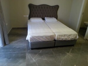 Exclusive Studio Suite | Premium bedding, minibar, free WiFi, bed sheets - WeTour (Jerusalem)