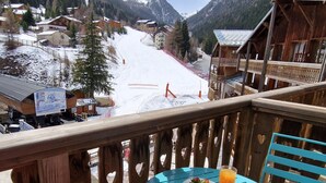 Outdoor dining - Studio for 3 in Valfréjus center, balcony and ski locker (Valfréjus)