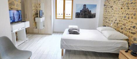 3 chambres, fer et planche Ă repasser, accĂšs Ă Internet