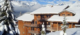 2-room apartment for 4 people, south-facing balcony, near cable car