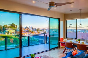 Dining - Chic Penthouse with Stunning Views: Modern~Clean~Central (San Diego)