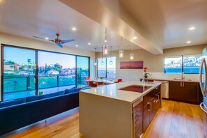 Interior - Chic Penthouse with Stunning Views: Modern~Clean~Central (San Diego)