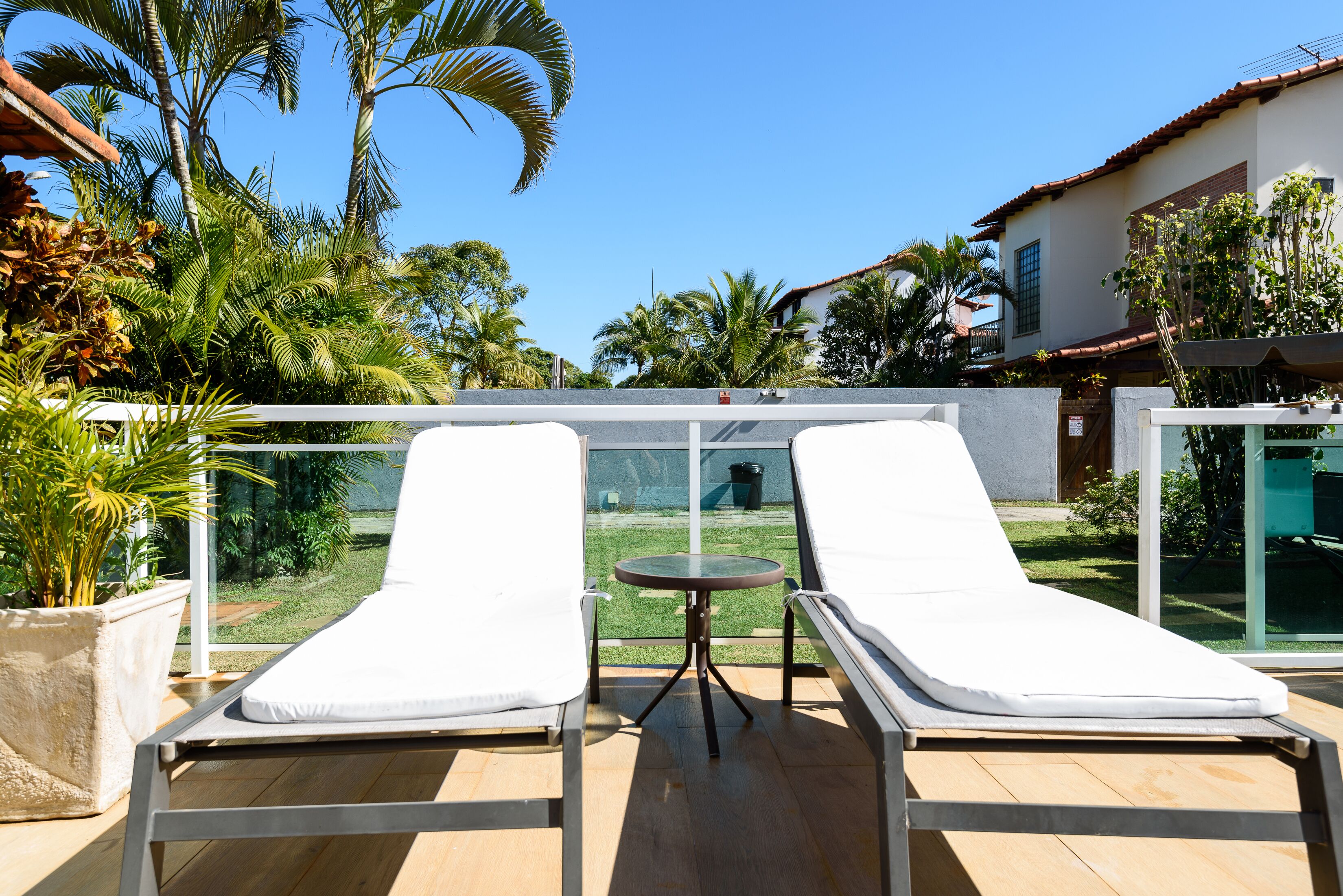 2 piscinas al aire libre, sillones reclinables de piscina