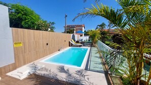 2 outdoor pools, open 9:00 AM to 9:00 PM, sun loungers - Village Itaúna Inn – Beach Houses (Saquarema)
