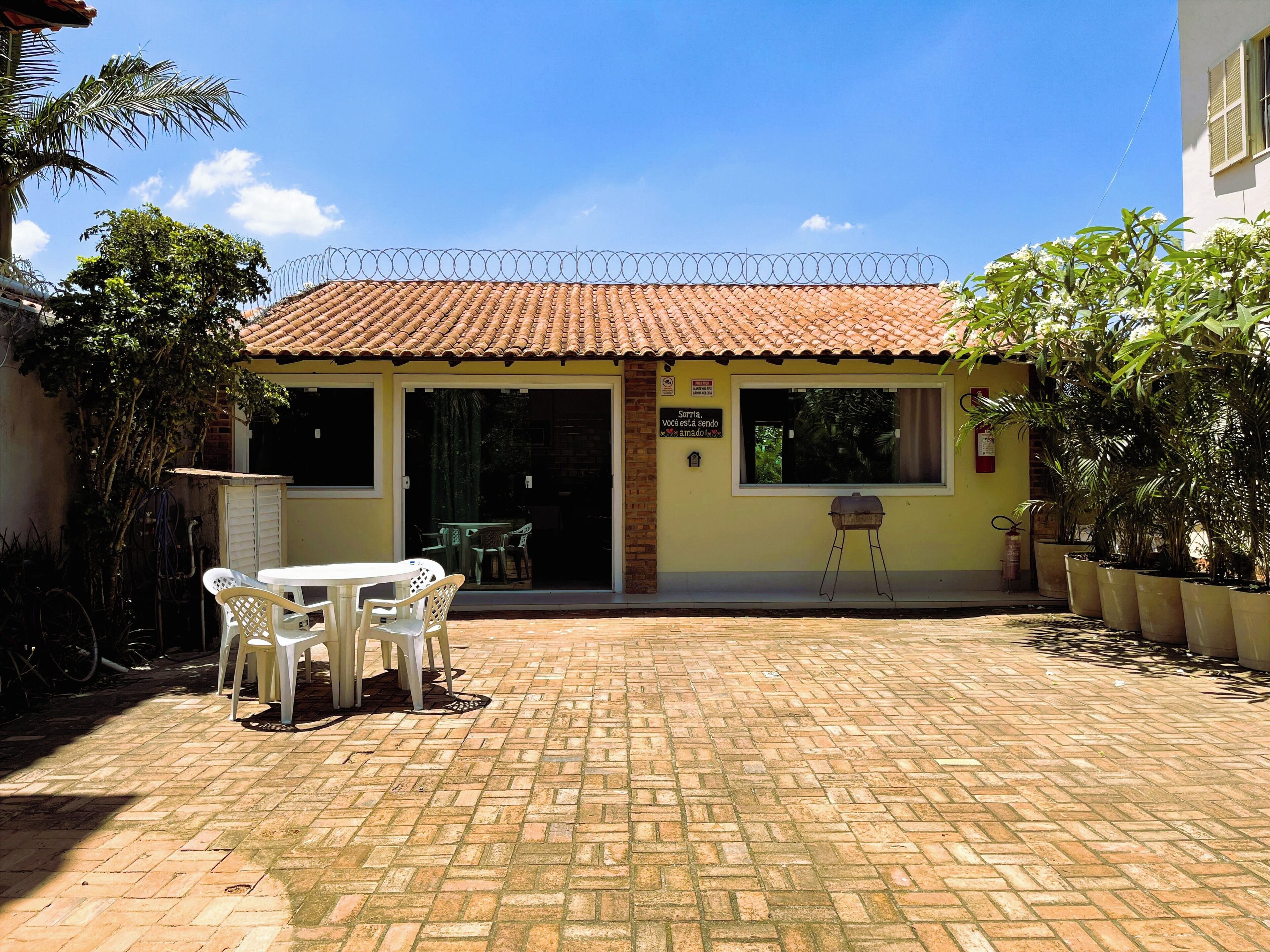 Comfort Chalet (No Pool Access) | Minibar, in-room safe, individually decorated, individually furnished