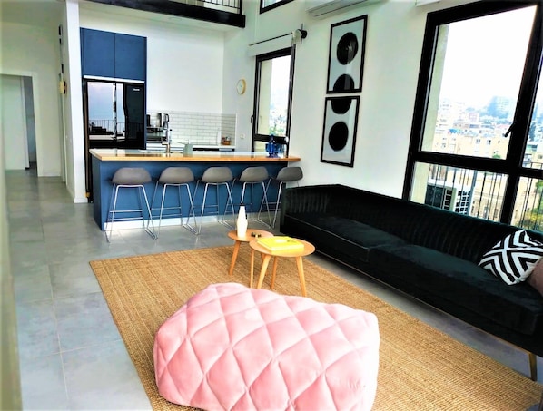 Design Loft, 1 Bedroom, Lake View (with loft) | Living area