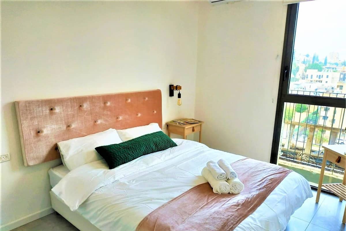 Design Loft, 1 Bedroom, Lake View (with loft)