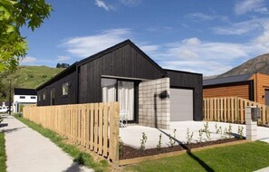 Exterior - NV Homes (Lake Hayes)